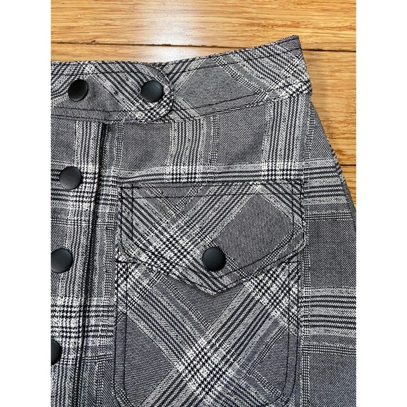 Urban Outfitters Plaid Mini Skirt with Buttons Womens Small Grey White Black - Picture 7 of 11